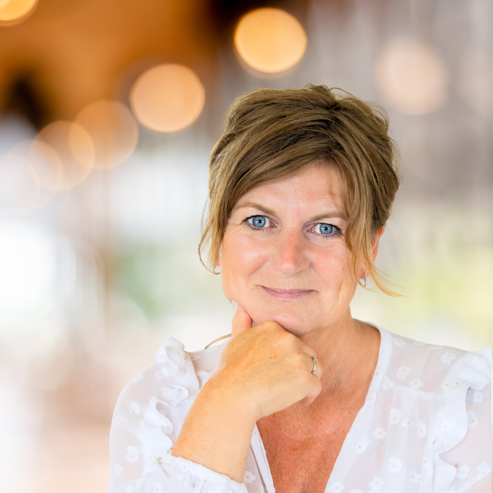 2 Mariska van de Laar