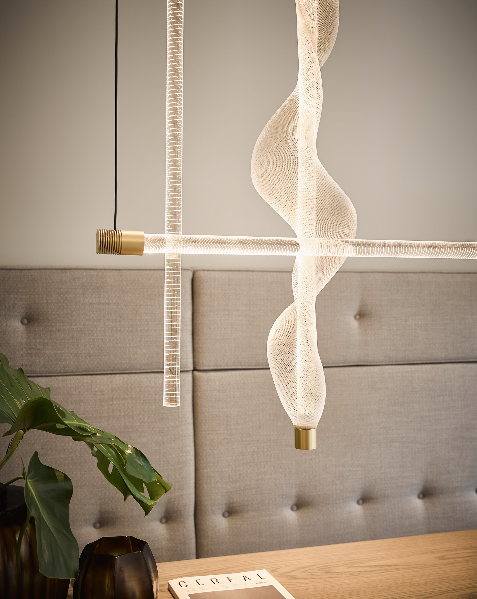 Hollands Licht Designverlichting in een lichtplan voor nieuwbouw: de Vapour hanglamp van Hollands Licht, ontworpen door Studio Thier & vanDaalen.